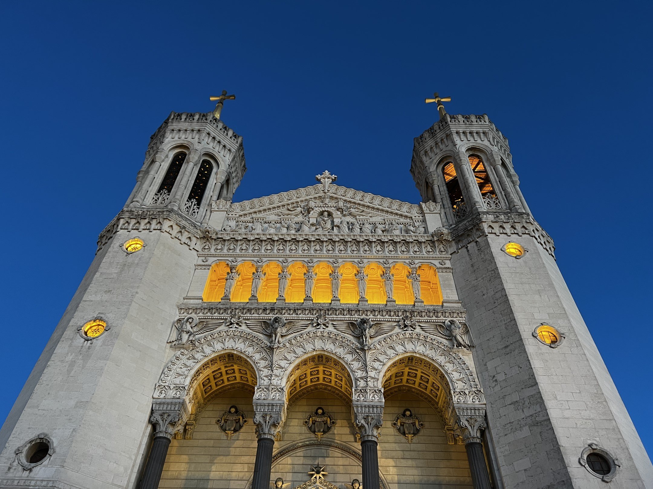 Messe de l’Alliance des Directeurs de l’enseignement catholique à Fourvière – 17 novembre 2022